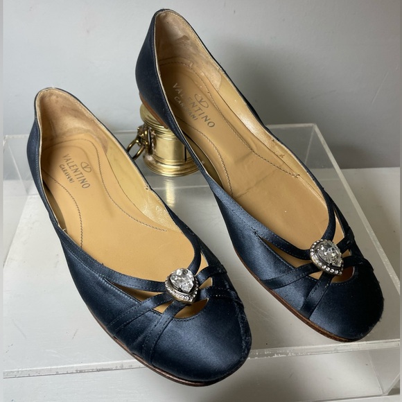 Valentino Garavani slik flats whit jefe les toe sz 7.5 made in italy - Picture 10 of 16